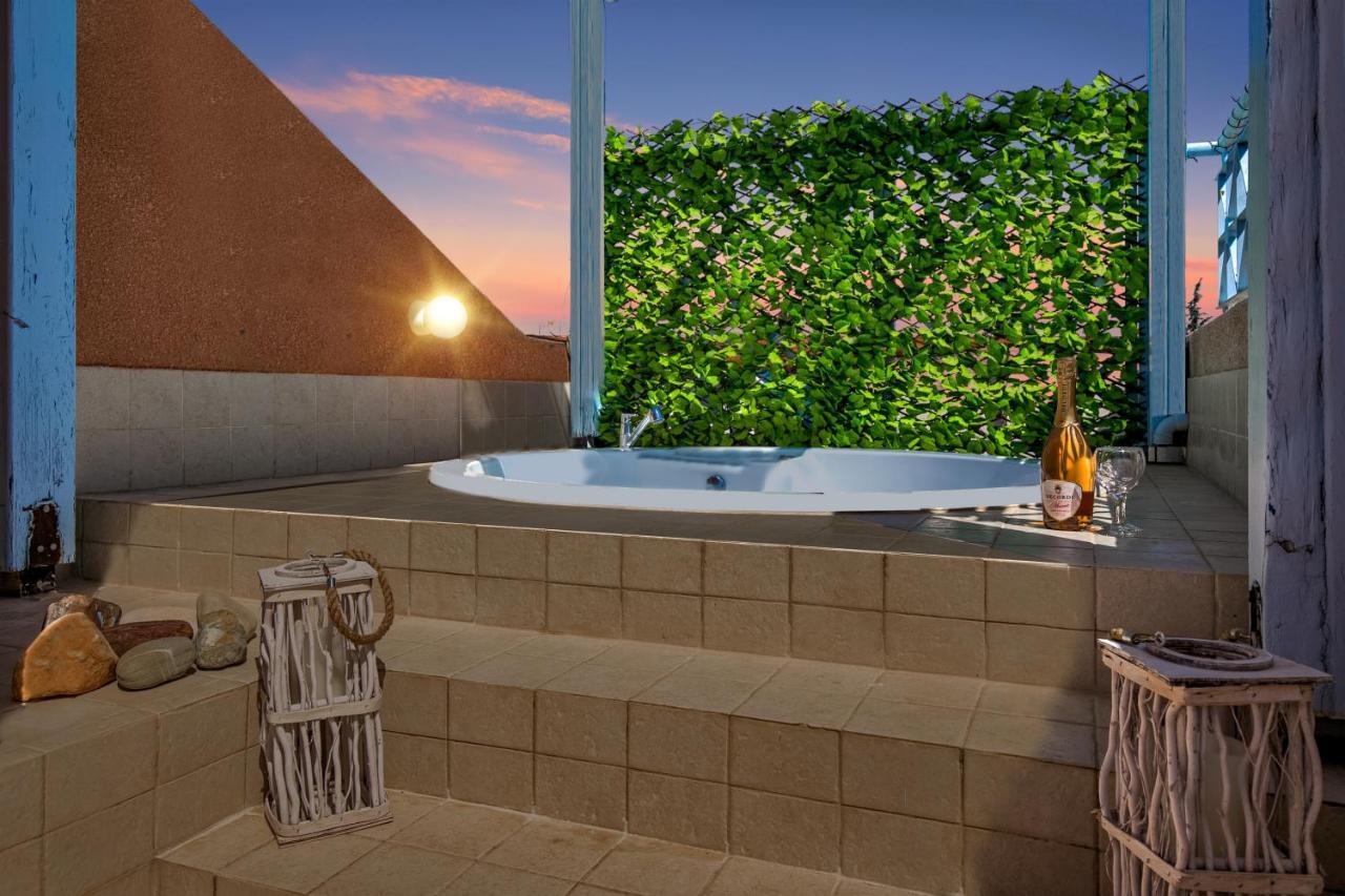 Antonia'S Palace Rooftop Jacuzzi Stunning View Paphos Exteriér fotografie